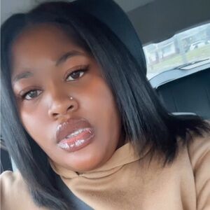 Meet your Posher, Marissa